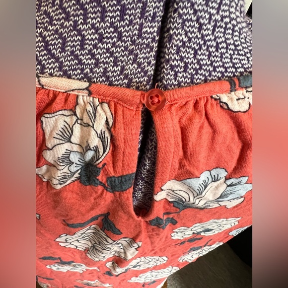 LOFT Red and White Short Sleeve Tee - Picture 4 of 7